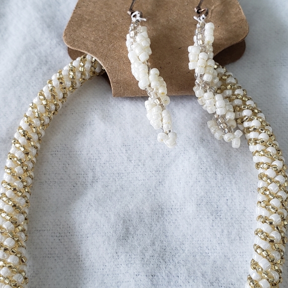 Hand Crafted Jewelry White, Gold, Clear Seed Beads Statement Necklace & Earrings - Picture 7 of 17